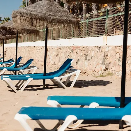 Apartment Newly Renovated Townhouse With 5 Bedrooms, Close To The Beach, East *