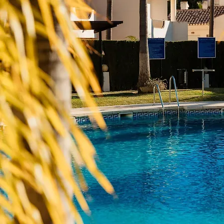 Newly Renovated Townhouse With 5 Bedrooms, Close To The Beach, East Apartment Marbella