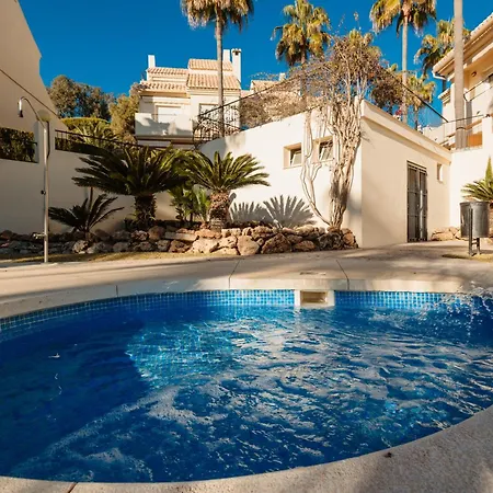 Apartment Newly Renovated Townhouse With 5 Bedrooms, Close To The Beach, East Marbella