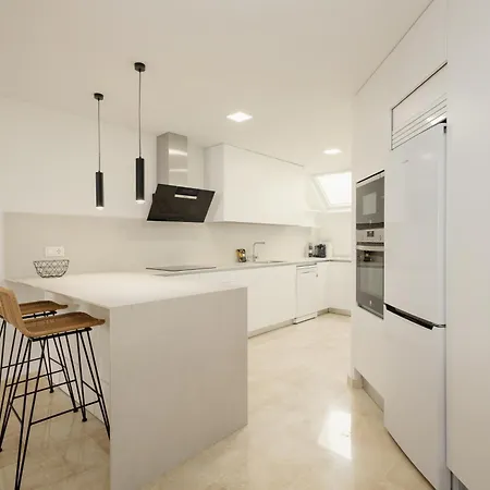 Newly Renovated Townhouse With 5 Bedrooms, Close To The Beach, East * Marbella
