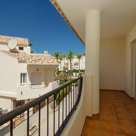 Newly Renovated Townhouse With 5 Bedrooms, Close To The Beach, East Marbella