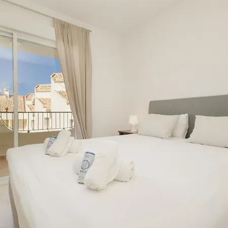Newly Renovated Townhouse With 5 Bedrooms, Close To The Beach, East Apartment Marbella
